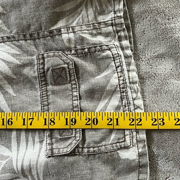 Chico’s Design 100% Linen Hawaiian Floral Leaf Design Snap Front Light Jacket M - Picture 12 of 12